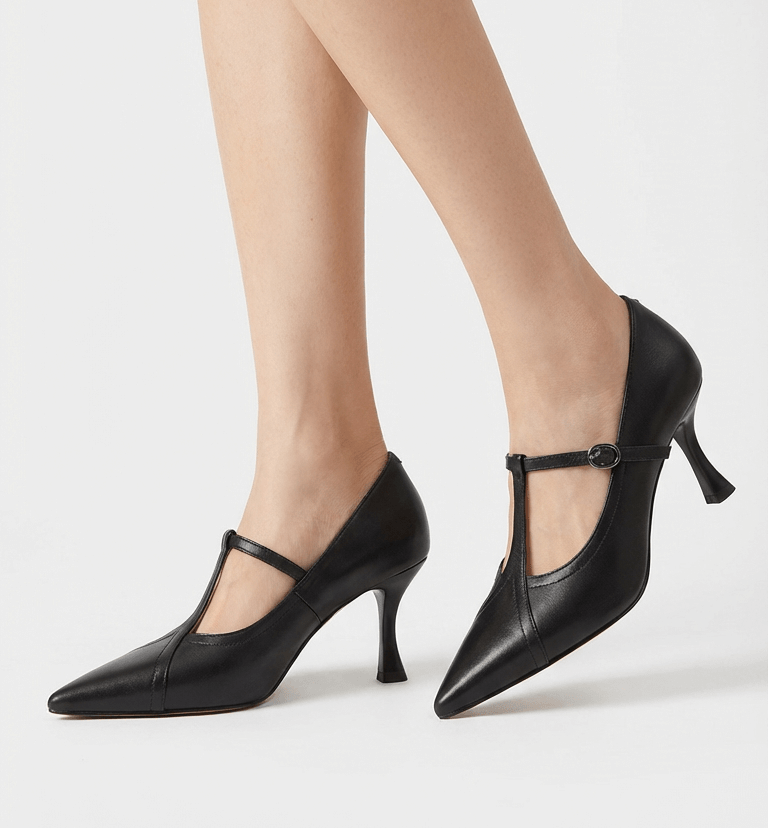 Scarpe con tacco alto in pelle con punta sottile e cinturino regolabile